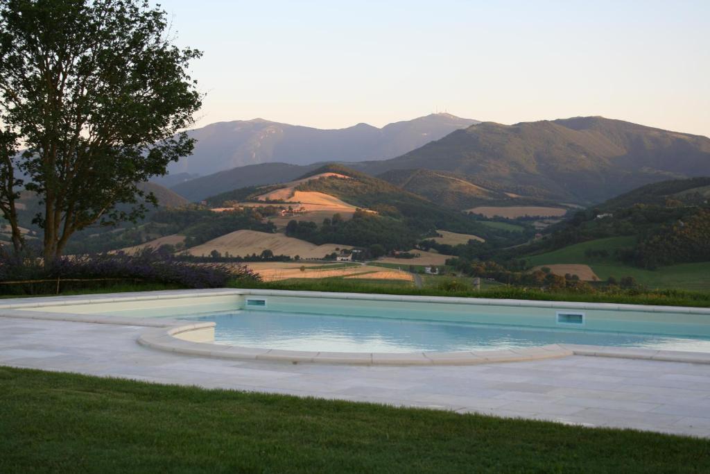הוילה אורבניה Agriturismo La Rosa Tea מראה חיצוני תמונה